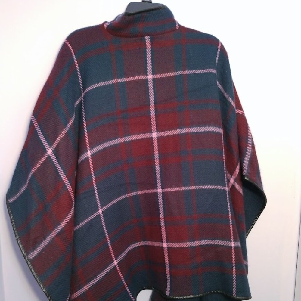 Women's Open Front Shawl Cape Ruana Wrap Navy Red Plaid Fleece OS Cabincore - Picture 2 of 11